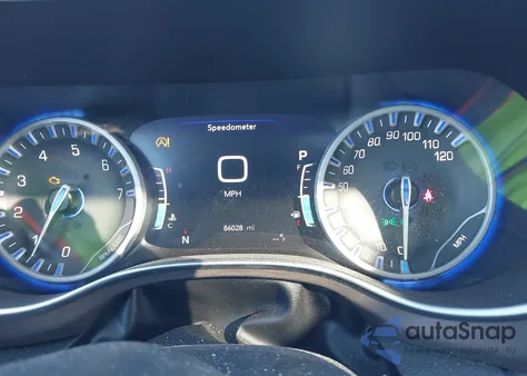 2018 Chrysler Pacifica Touring-L Plus z USA, uszkodzony, nr VIN 2C4RC1EG9JR156751